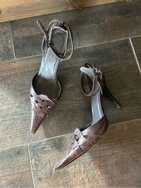 Aldo Vintage Y2K Brown Leather Pointed Toe Heels Strappy Heel
2000s - Size 6-6.5